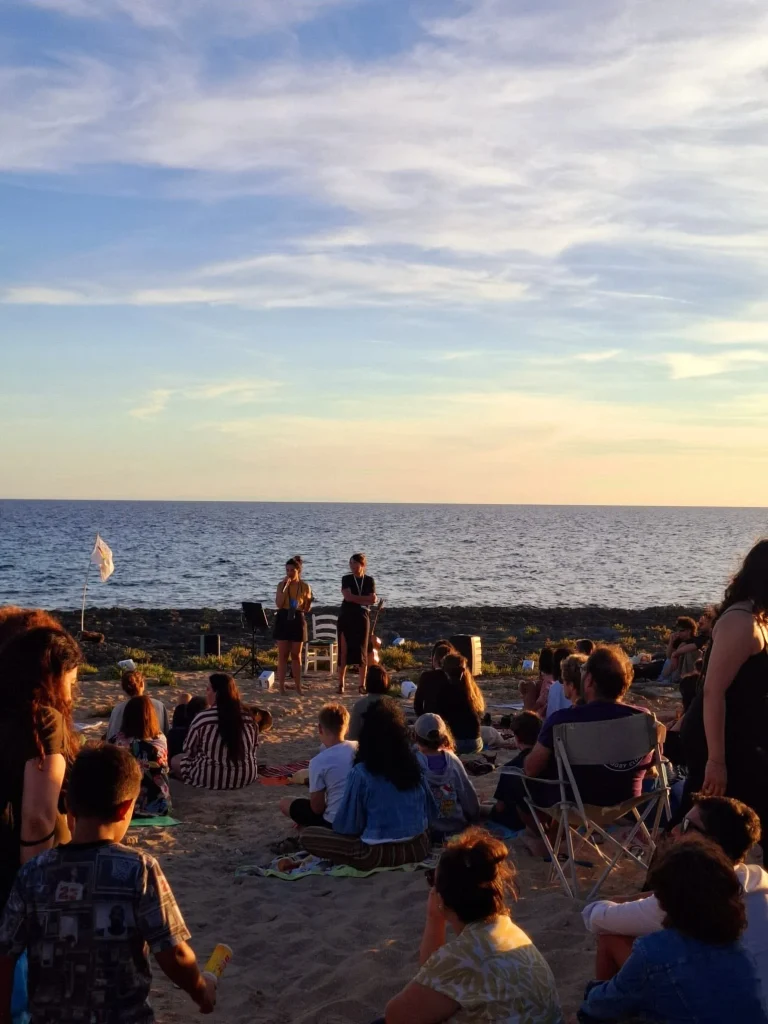 Dettaglio 1: Marina di Mancaversa, Véspera chiude con concerto e pulizia spiaggia