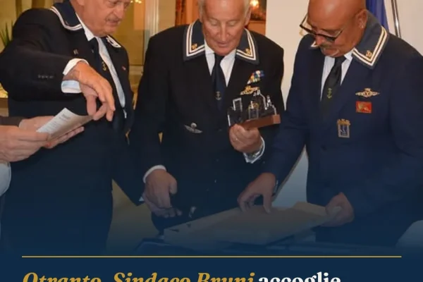 Otranto, Sindaco Bruni accoglie Marinai d’Italia di Rimini per gemellaggio ANMI