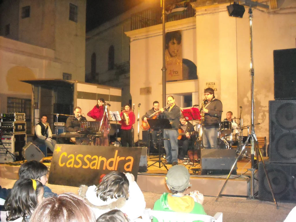 Dettaglio 2: Salve, Arci Cassandra celebra 20 anni con "Signora Libert&agrave;" in Piazza della Repubblica