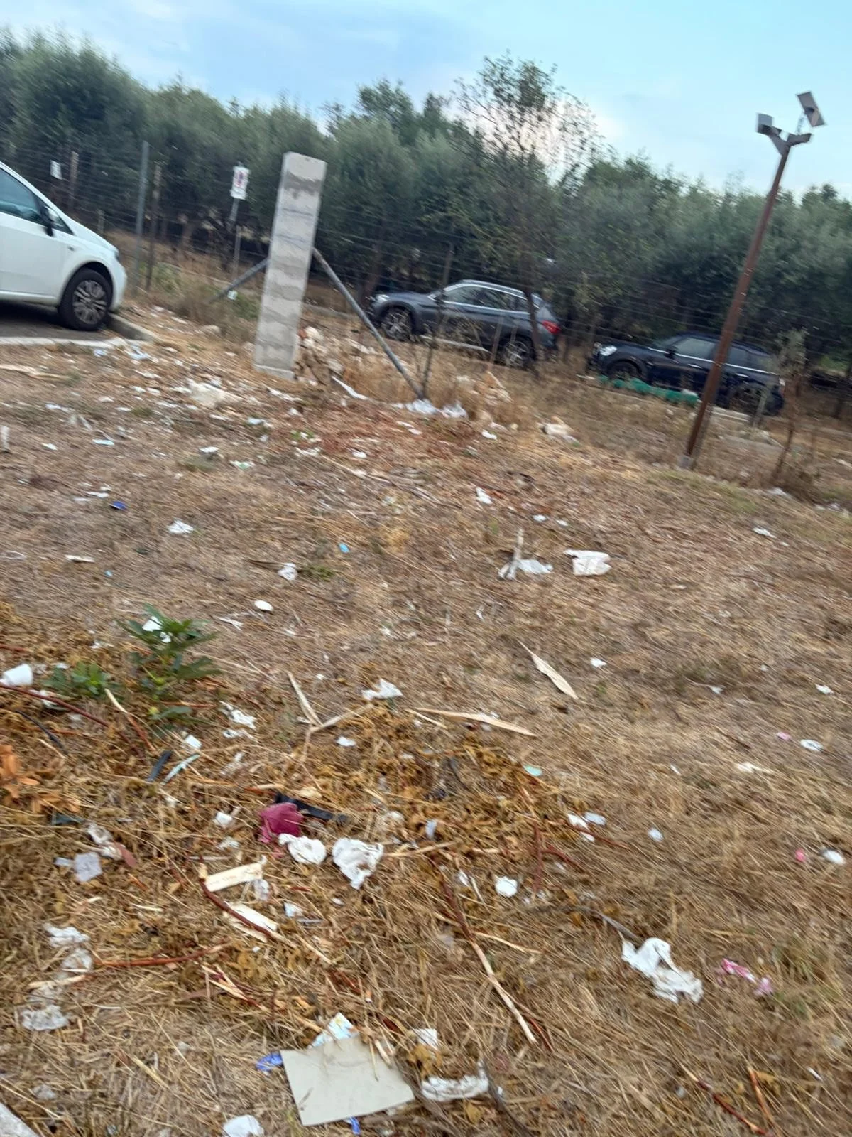 Foto: Santa Maria al Bagno, area mercatale dimenticata: la denuncia dei cittadini