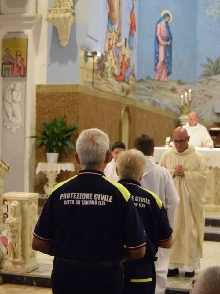 Dettaglio 3: Taviano celebra San Pio: pellegrinaggio e fiaccolata uniscono la comunità