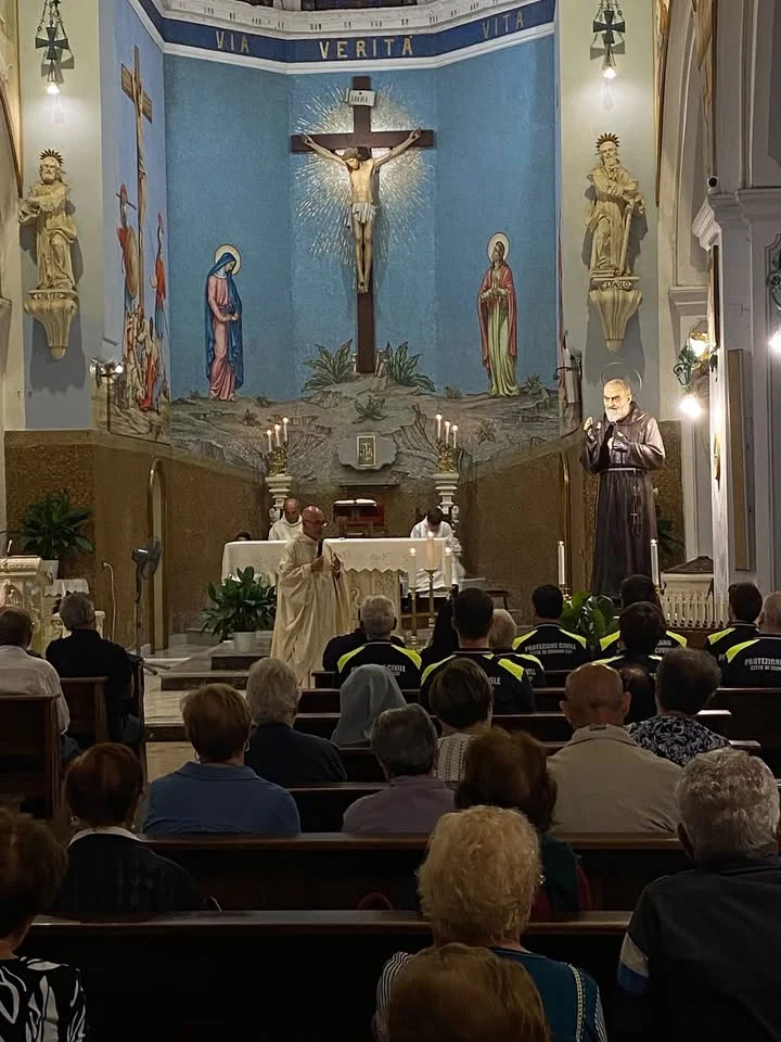 Dettaglio 5: Taviano celebra San Pio: pellegrinaggio e fiaccolata uniscono la comunità