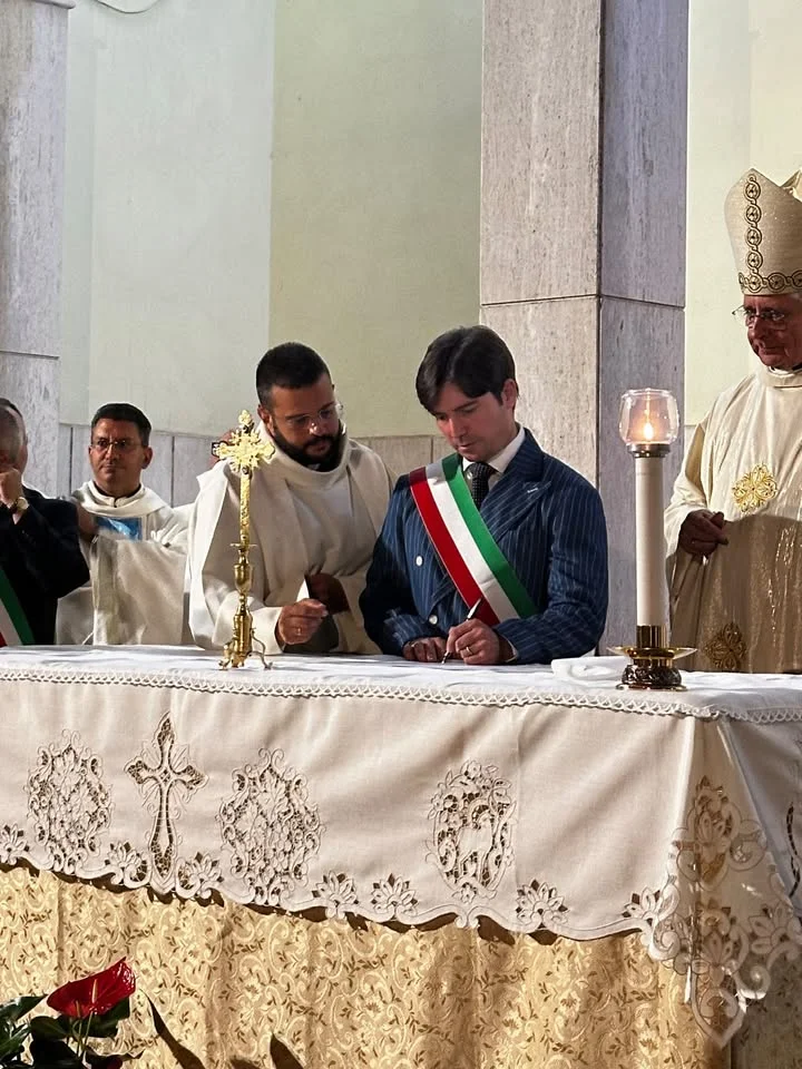 Dettaglio 11: Taviano, ingresso canonico di Don Antonio Bottazzo: il saluto a Mons. Antonio Raho
