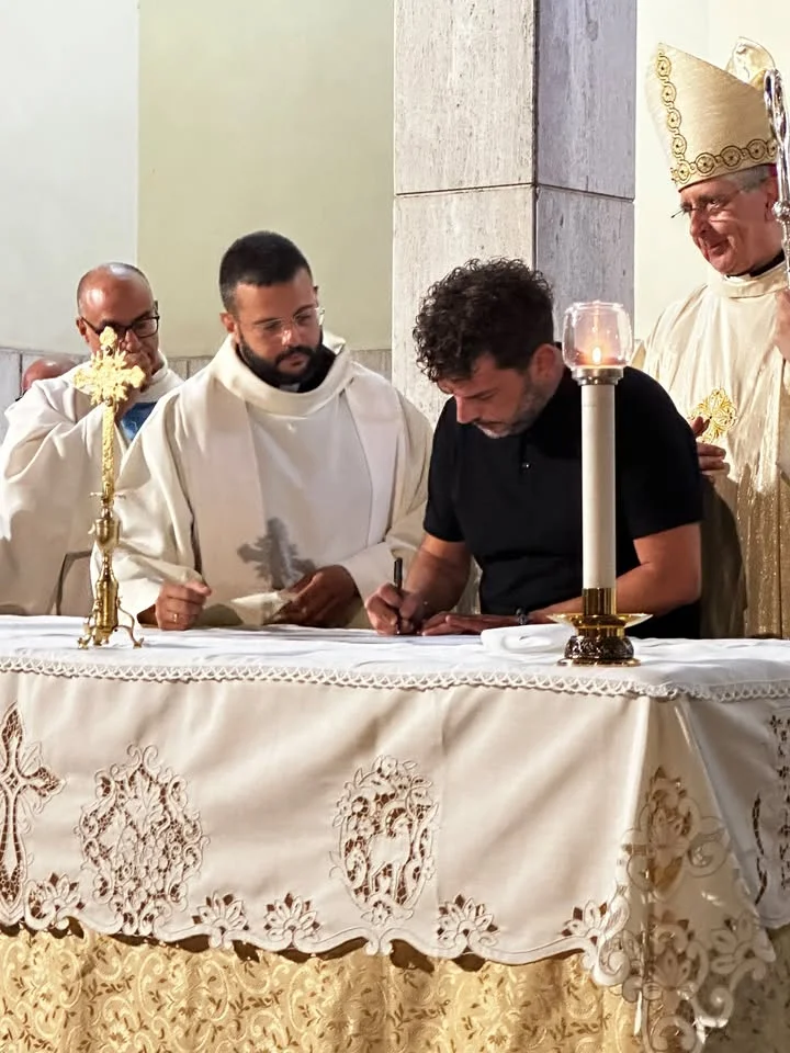 Dettaglio 12: Taviano, ingresso canonico di Don Antonio Bottazzo: il saluto a Mons. Antonio Raho