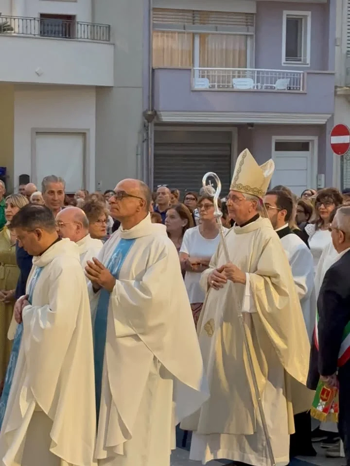 Dettaglio 2: Taviano, ingresso canonico di Don Antonio Bottazzo: il saluto a Mons. Antonio Raho