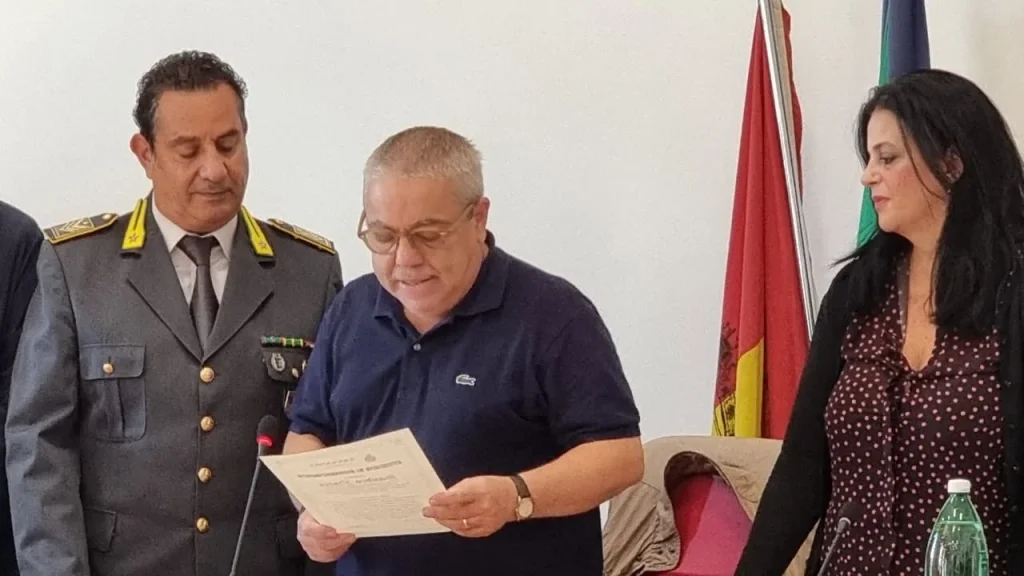 Dettaglio 3: Taviano, riconoscimento a Sandro Noira per oltre vent'anni di servizio alla comunit&agrave;