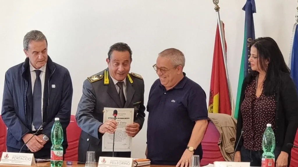 Dettaglio 7: Taviano, riconoscimento a Sandro Noira per oltre vent'anni di servizio alla comunit&agrave;