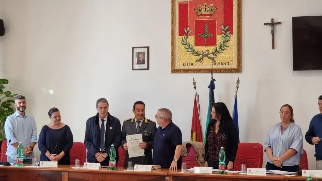 Dettaglio 8: Taviano, riconoscimento a Sandro Noira per oltre vent'anni di servizio alla comunit&agrave;