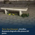 Anteprima di: Torre San Giovanni, cittadino denuncia degrado alla piazza del porto