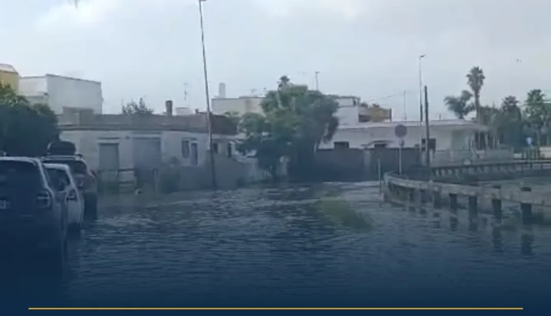 Anteprima di: Torre San Giovanni, via Lungo Lago Quinto Ennio ancora allagata dopo la pioggia