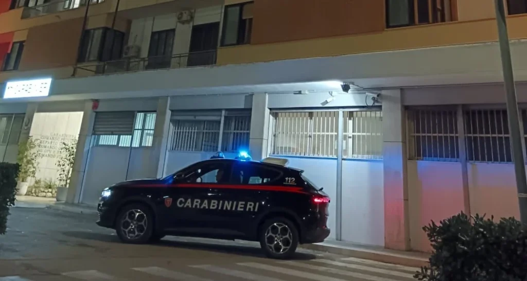 Dettaglio 2: Vernole, aggressione ai Carabinieri: Taser decisivo per immobilizzare 33enne