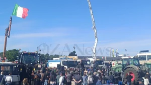 Agricoltori in piazza a Maglie, protesta partecipata: «Basta caro-carburanti e importazioni dall’estero»