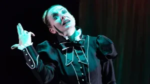 Cavallino, al Teatro Cavallino Bianco un viaggio tra horror e umorismo con Angela De Gaetano