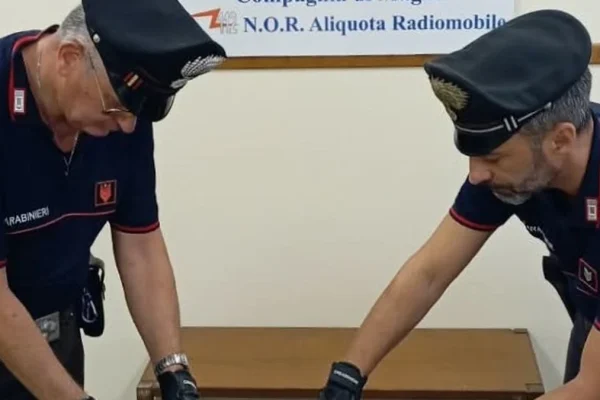 Cursi, arrestato 19enne per spaccio di droga: sequestri di cocaina, hashish e marijuana