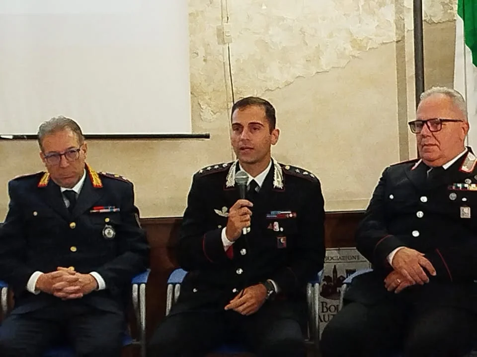 Dettaglio 2: Cutrofiano, successo per la guida antitruffa: anziani più informati e protetti