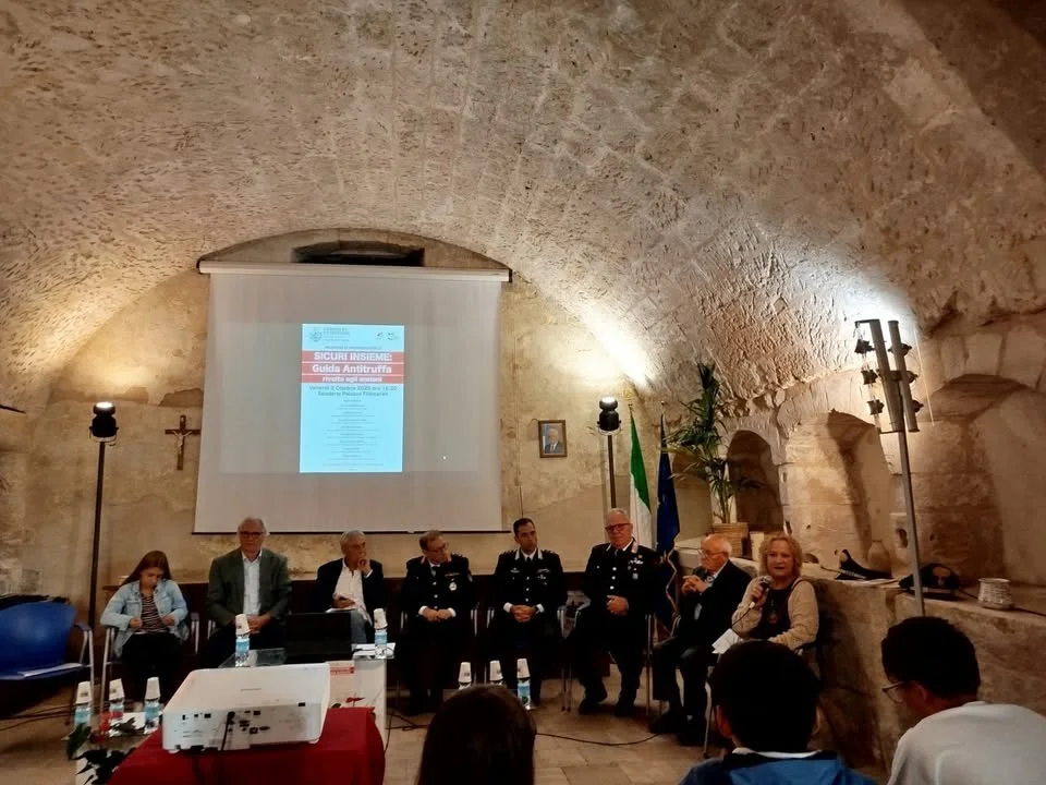 Dettaglio 4: Cutrofiano, successo per la guida antitruffa: anziani più informati e protetti