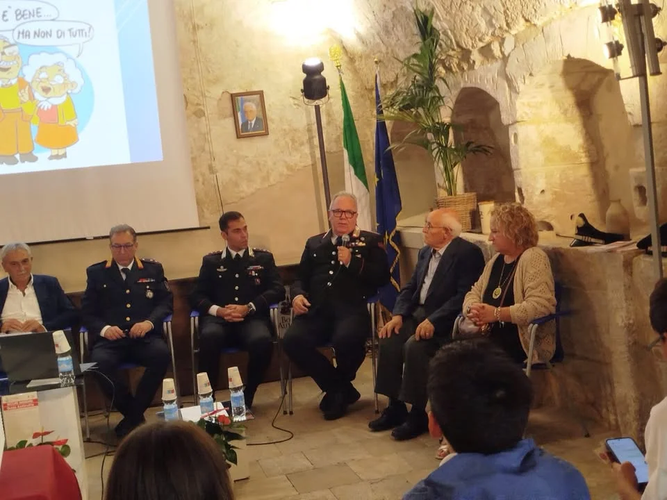 Dettaglio 7: Cutrofiano, successo per la guida antitruffa: anziani più informati e protetti
