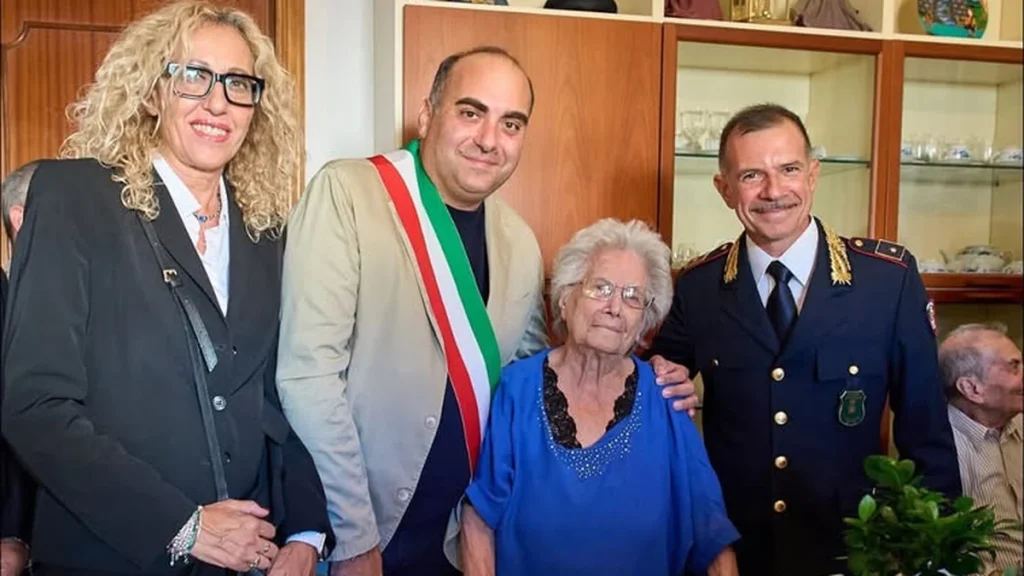 Anteprima di: Galatone, festa per i 100 anni di Cosima Lerario: gli auguri della comunità