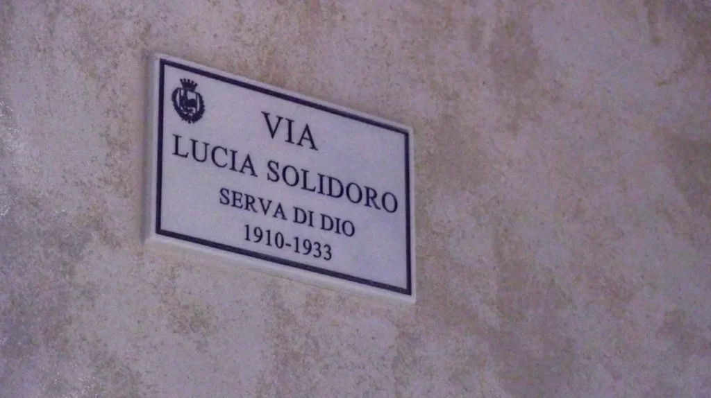 Dettaglio 8: Gallipoli, avviata la causa di beatificazione di Lucia Solidoro: intitolata una via e scoperta una lapide