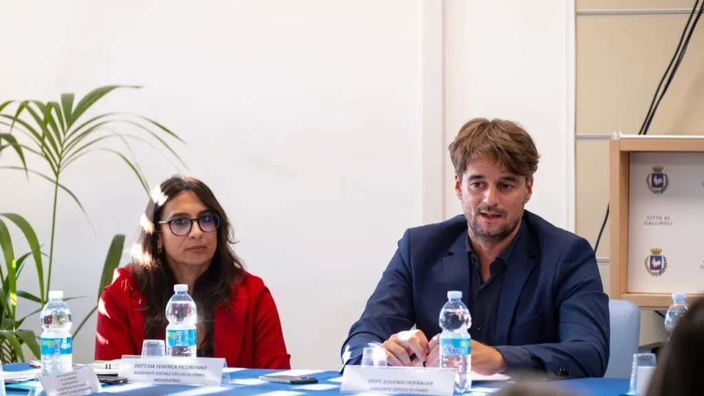 Dettaglio 2: Gallipoli, avviati i tavoli tematici sui servizi sociali: focus su famiglia e povertà educativa