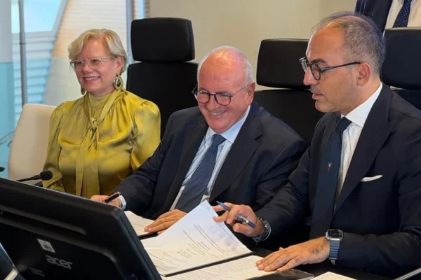 Gallipoli, firmato disciplinare con la Regione: 9 milioni per ammodernamento e sicurezza del porto