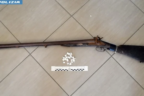Gallipoli, trentenne deferito per spaccio di cocaina e detenzione illegale di fucile