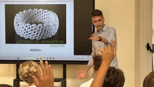Lecce, cinque nuovi laboratori gratuiti per giovani a Hangar 10-20: dal coding al videomaking