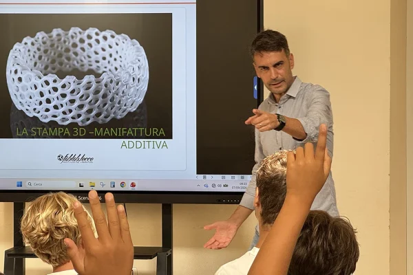 Lecce, cinque nuovi laboratori gratuiti per giovani a Hangar 10-20: dal coding al videomaking
