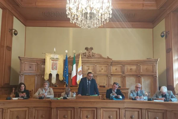 Lecce, Consiglio Provinciale: approvato il piano di dimensionamento scolastico 2027/2028