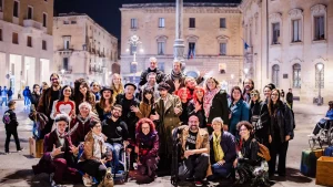 Lecce, il Barbonaggio Teatrale torna in piazza Sant'Oronzo e presenta la quinta stagione Nasca