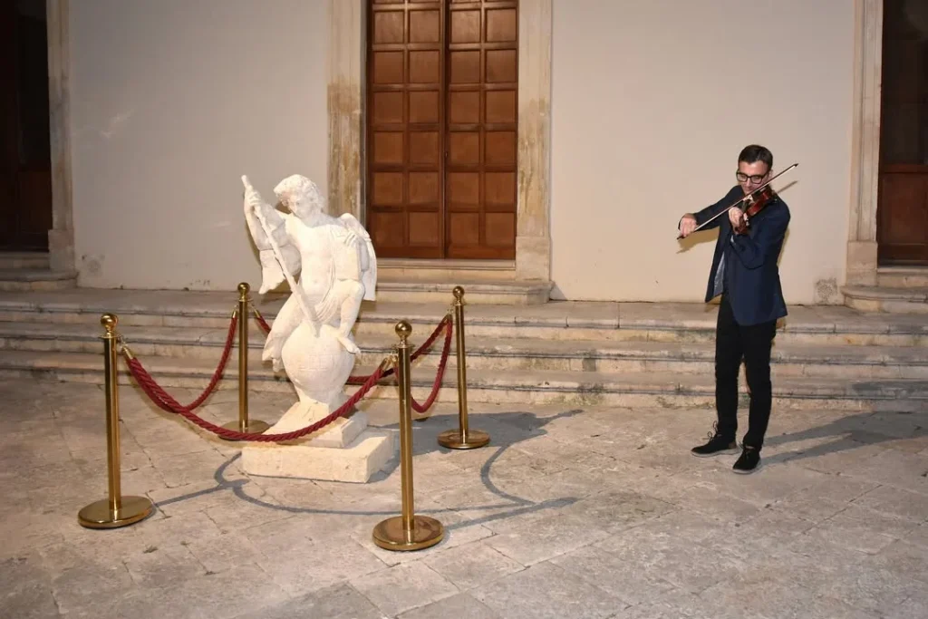 Dettaglio 8: Lecce, la Basilica del Rosario torna a splendere: svelata la facciata restaurata