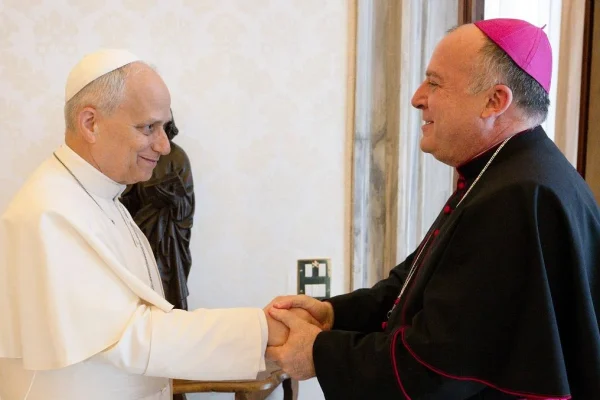Lecce, l’Arcivescovo Panzetta esprime vicinanza al Santo Padre per l’intervento
