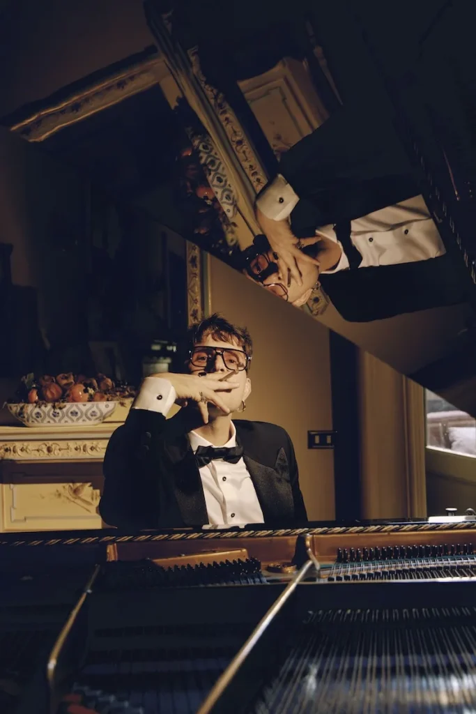 Dettaglio 2: Lecce, Renzo Rubino chiude 'Conversazioni sul Futuro' con il 'Gran Piano Bar Rubino'