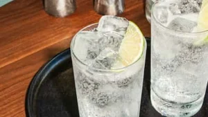 Lecce, vende vodka a minori e una finisce in ospedale: attività sospesa per 7 giorni