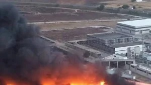 Anteprima di: Lequile, incendio: Provincia, ASL e ARPA al lavoro per accertamenti ambientali e sanitari