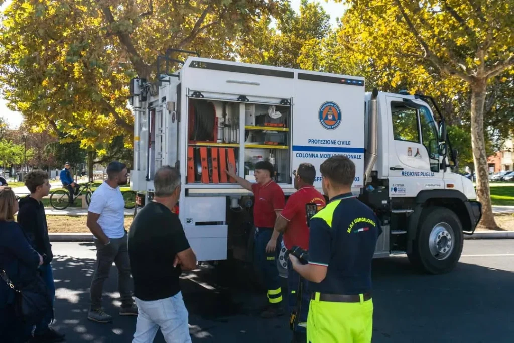 Dettaglio 11: Leverano, Protezione Civile e Guardia Ambientale in attivit&agrave; di formazione e dimostrazione