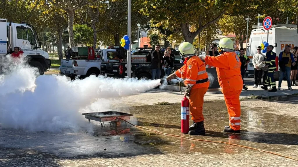 Dettaglio 5: Leverano, Protezione Civile e Guardia Ambientale in attivit&agrave; di formazione e dimostrazione
