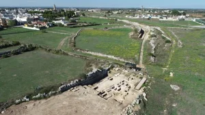 Anteprima di: Manduria, nuove scoperte archeologiche alle Mura Messapiche: tomba con iscrizioni