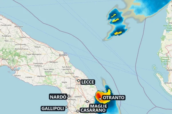 Meteo Flash, temporali e rovesci intensi sul Basso Salento: piogge su Otranto [VIDEO RADAR]