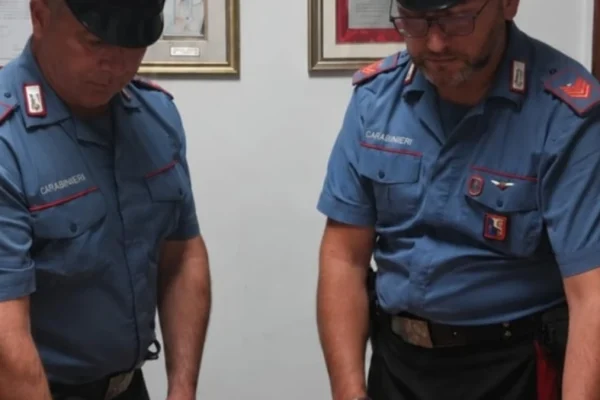 Morciano di Leuca, cocaina in bottiglietta d’acqua: due arresti dei Carabinieri