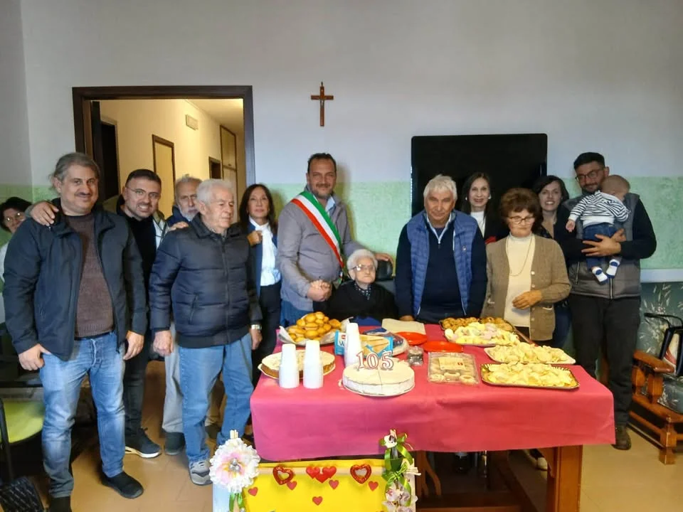 Dettaglio 1: Novoli, Maria Costantina compie 105 anni: la comunità celebra la sua longevità