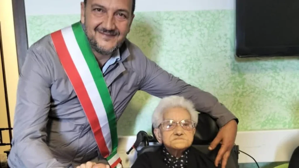 Novoli, Maria Costantina compie 105 anni: la comunità celebra la sua longevità