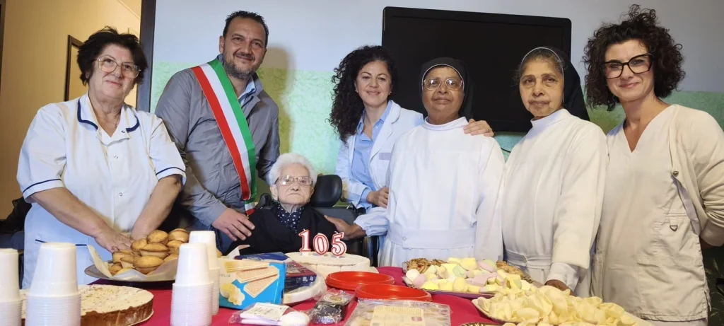 Dettaglio 2: Novoli, Maria Costantina compie 105 anni: la comunità celebra la sua longevità