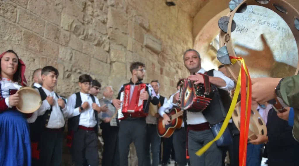 Dettaglio 5: Otranto, musica popolare e tradizioni animano il centro storico con un flash mob