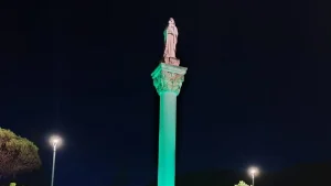 Parabita, luce verde in Piazza Regina del Cielo per la Giornata della Spina Bifida