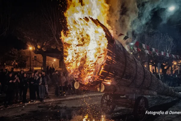 Regione Puglia, approvati contributi per i rituali festivi del fuoco 2026