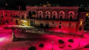 Anteprima di: Ruffano, il centro storico si illumina di rosa per la prevenzione del tumore al seno
