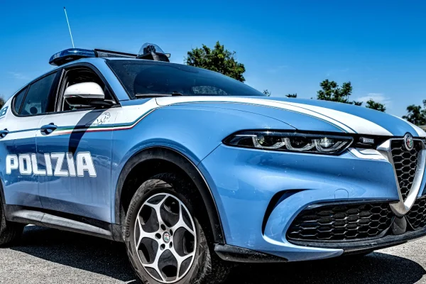 Salento, controlli straordinari della Polizia: oltre 3mila identificati e nuove misure