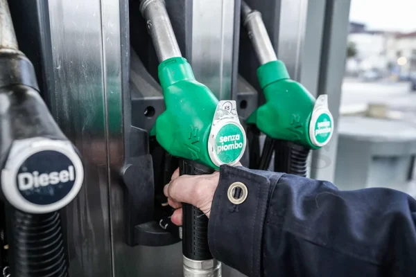 Salento, emergenza carburanti: rischio gasolio esaurito fino a mercoledì 21 ottobre