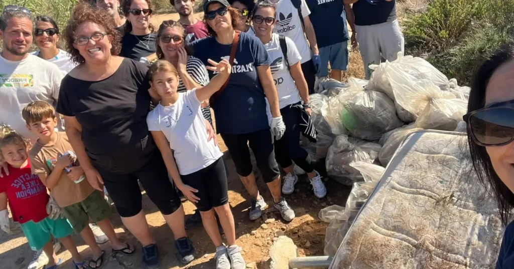 Dettaglio 4: Salve, successo per la giornata ecologica a Torre Pali con Plastic Free
